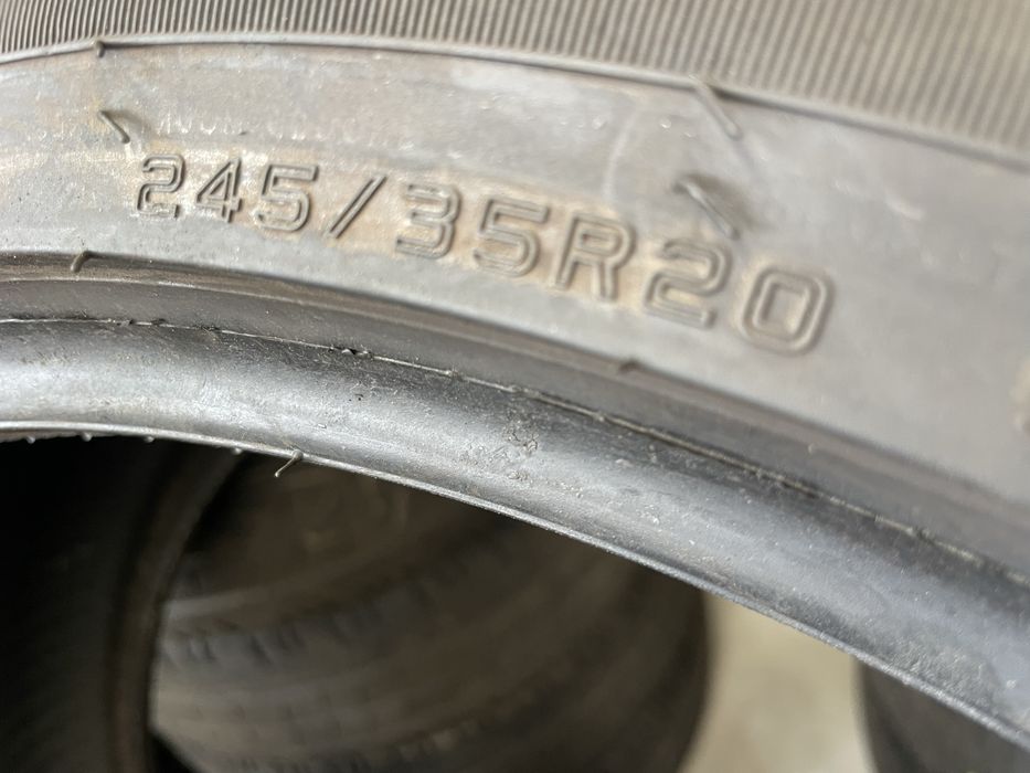 2 Pneus 245/35 R20 Ovation