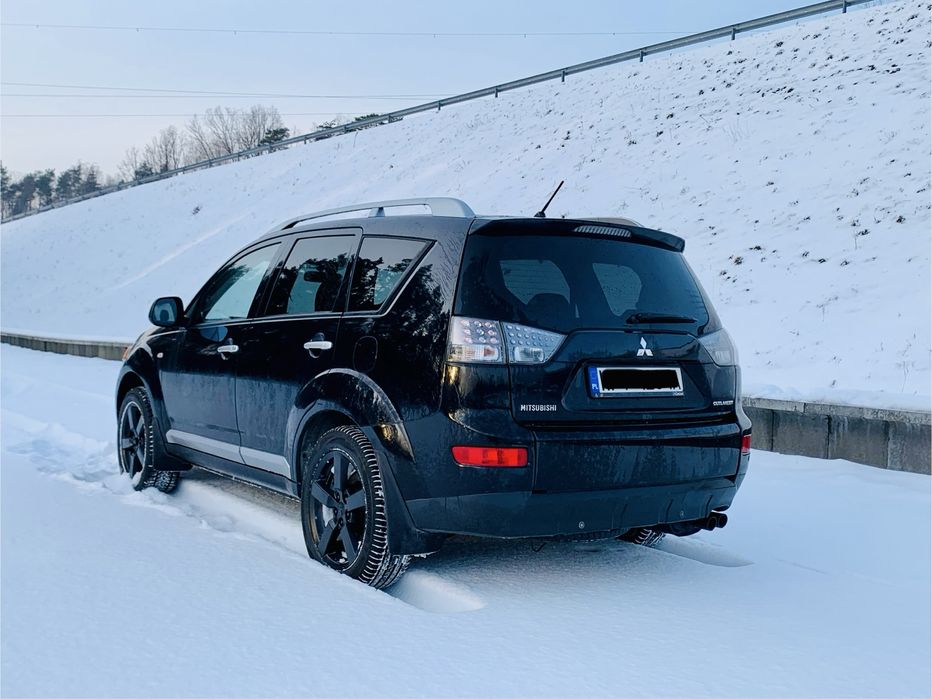 Mitsubishi Outlander 2.0 DiD 140KM 4x4 Black Alu18