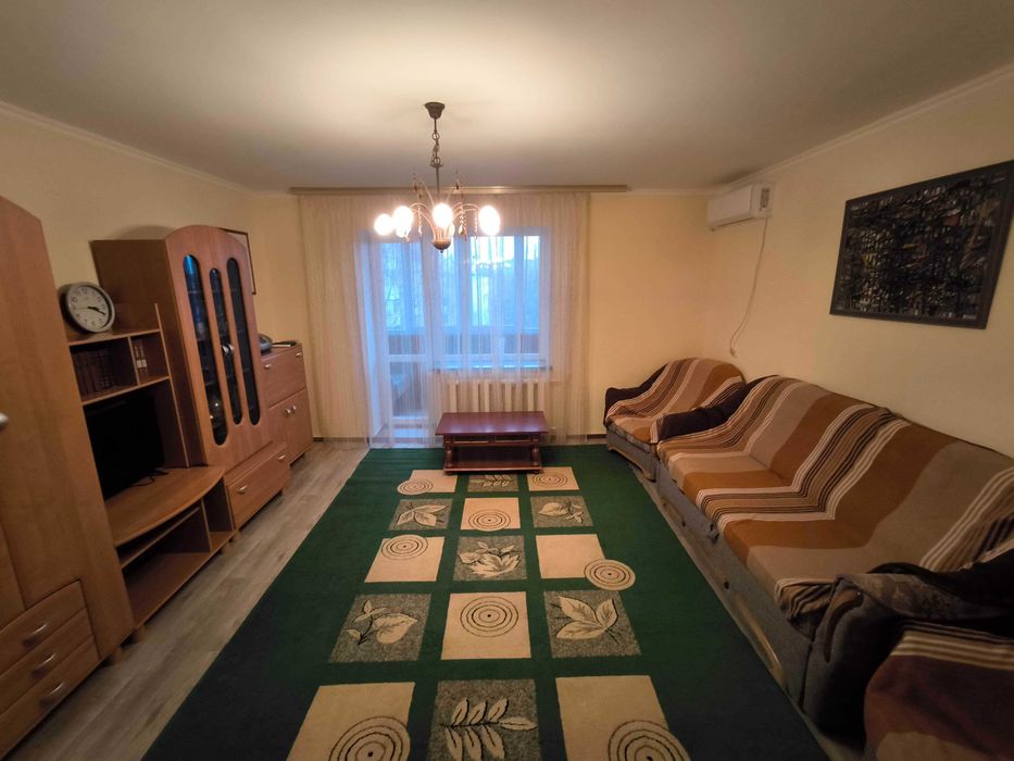 Здам простору 3-кімн квартиру з косм ремонтом у тихому центрі міста.