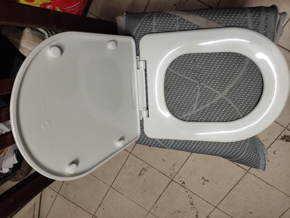 Tampo de sanita cor de rosa e branco