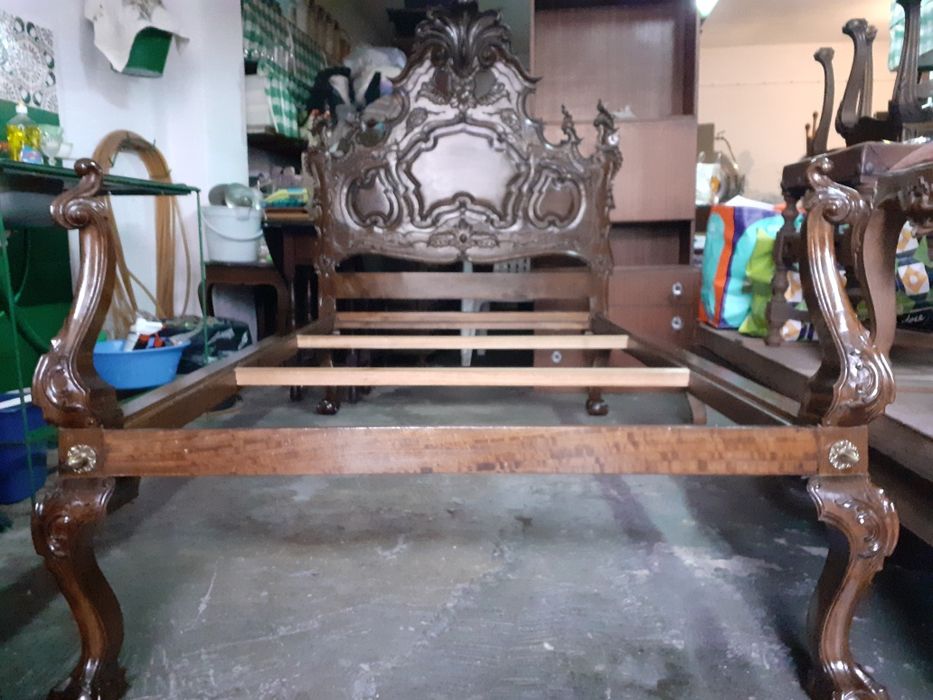 Cama madeira estilo João VI estrado/colchão