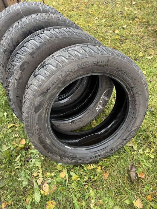 Opony zimowe  215/60 R17