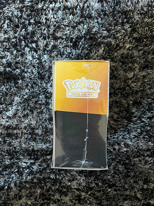 Pokémon TCG 30th Celebration Elite Trainer Box (30 anos)