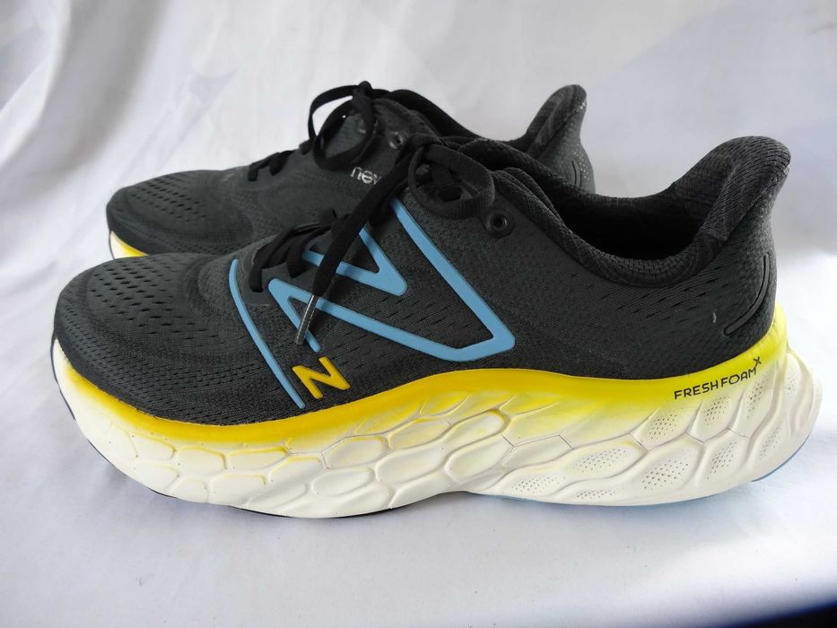 Buty NEW BALANCE Fresh Foam X More V4 roz 45 Bieganie Sportowe
