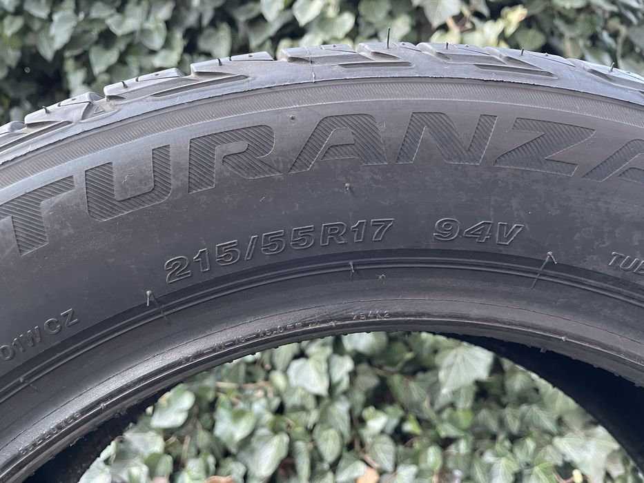 215/55 R17 Bridgestone Turanza T001