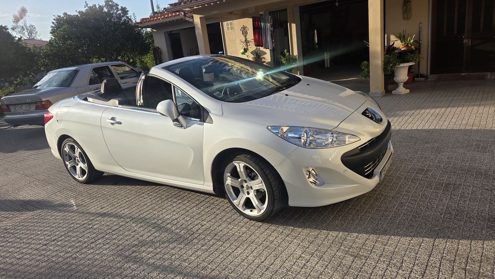 Pegeout 308 CC em ótimo estado de conservação com apenas 48.000 km de único dono.