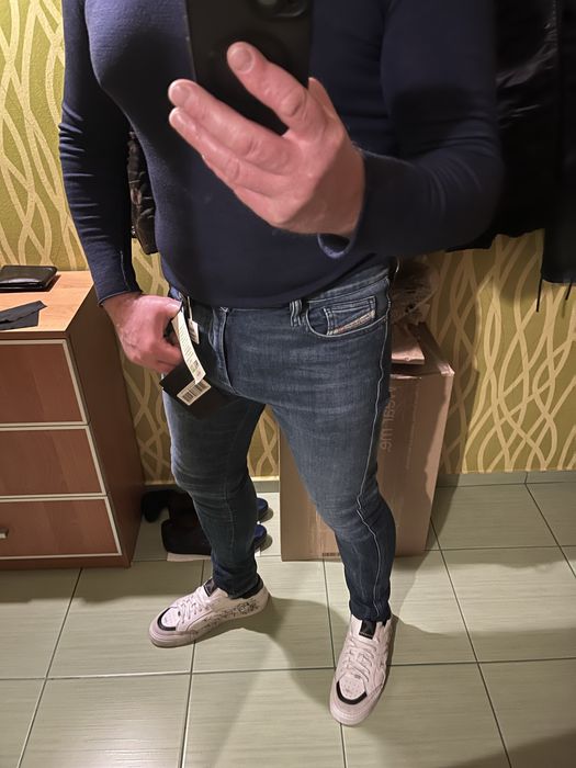 Wyprzedaż spodnie męskie Diesel.