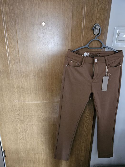 Spodnie kolor karmel uciągliwe