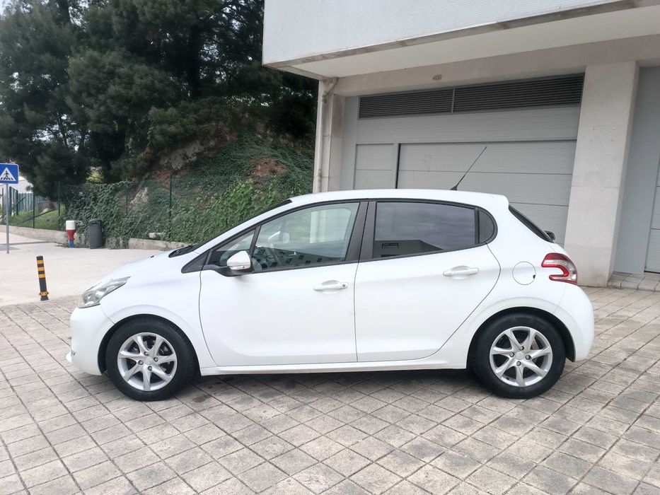 PEUGEOT 208 1.4 hdi de 2012 nacional 170 mil quilometros