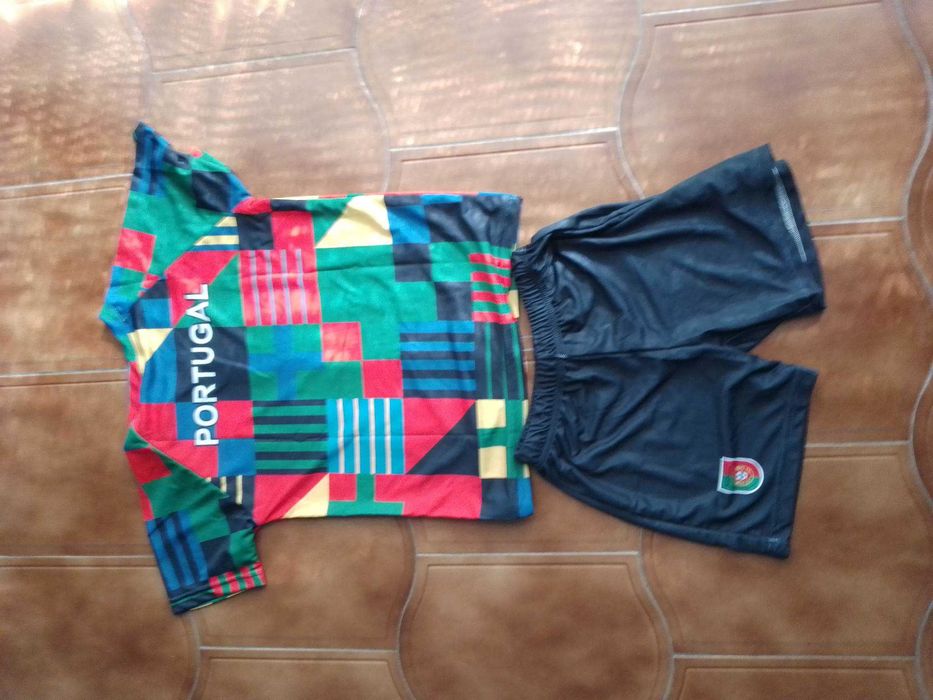 Camisolas de Homem e conjuntos (calção e camisola) criança Portugal