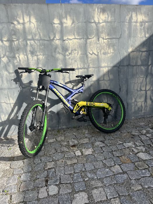 Bicicleta downhill