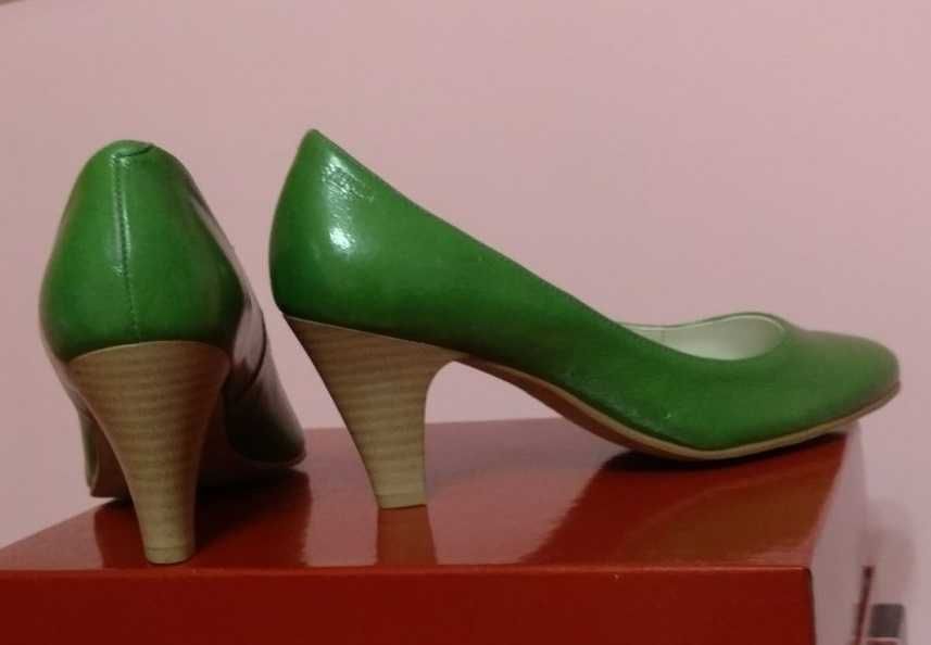 Туфлі - зелений човник
"Alpina"