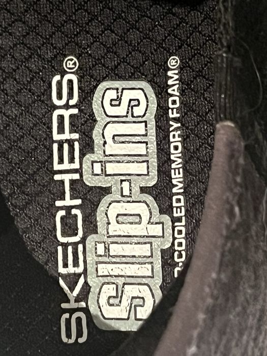 Ténis Scketchers pretos “slip-in” 34