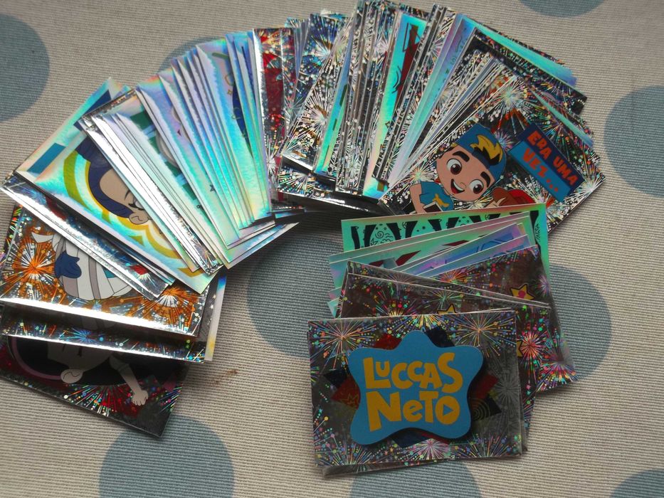 Cromos da coleção Lucas Neto