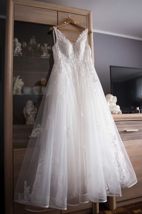 Suknia ślubna z trenem