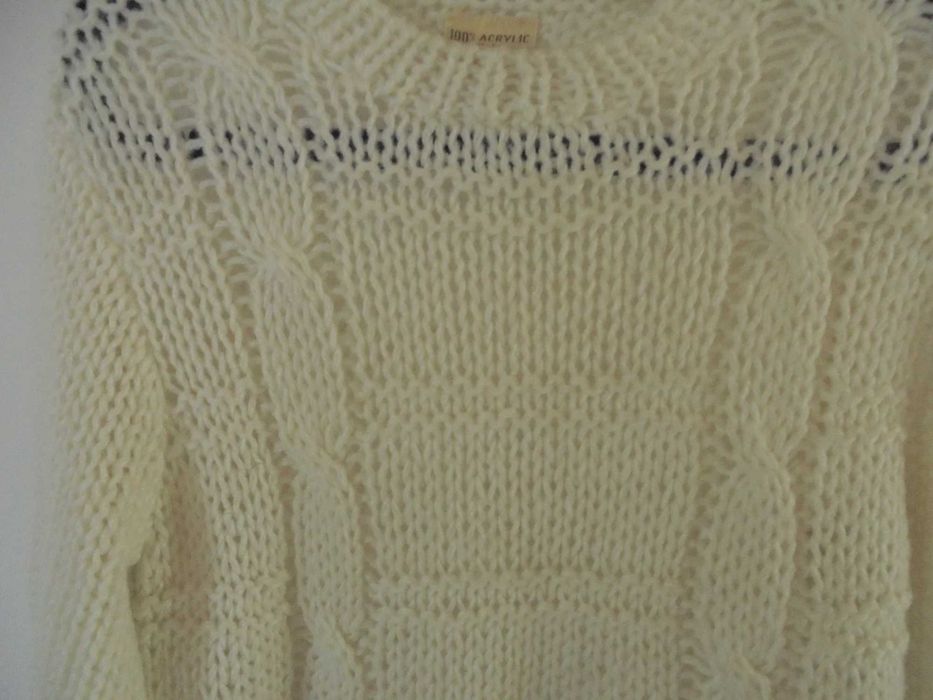 Sweter biały  duże oczka acryl
