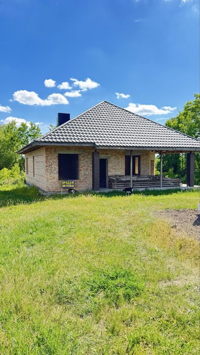 && Будинок біля водойми
