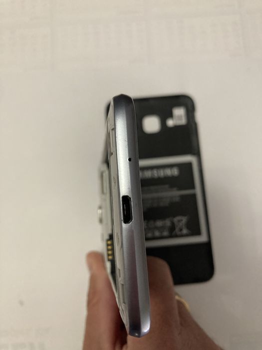 Telemovel samsung J3 6 Livre a todas as redes