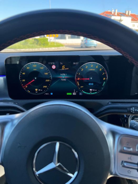 Mercedes Benz A250e Limousine AMG Line 8G-DCT