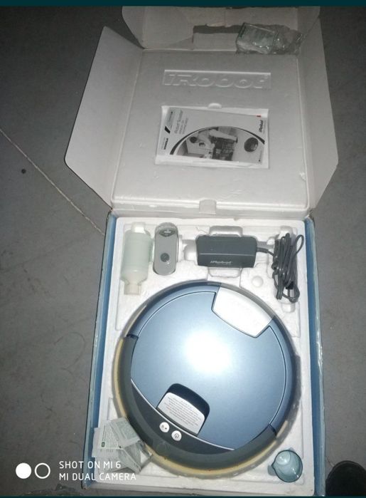 Land Rover jantes  + iRobot Máquina Limpeza Scooba 385