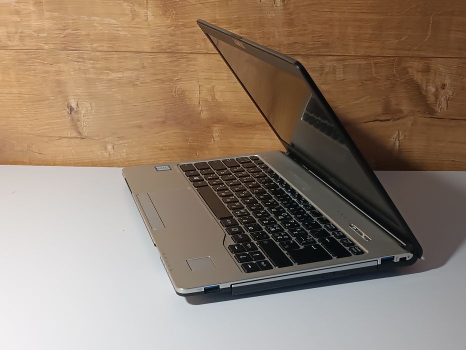 Потужний ноутбук 13.3" FHD/Core i7/12 ОЗУ/500 SSD/Батарея 5 годин