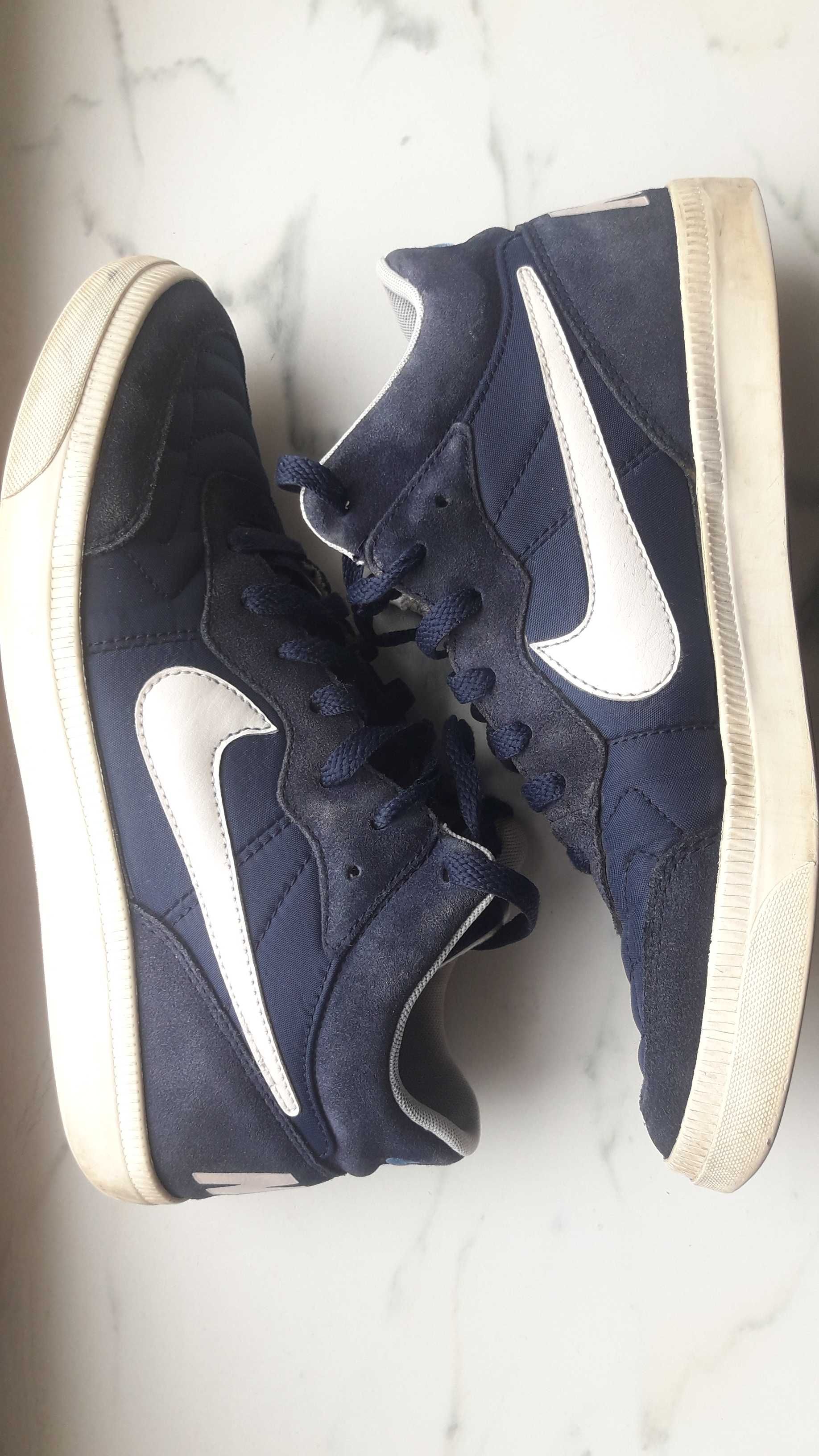 Nike NSW Tiempo Trainer 40.5 400
