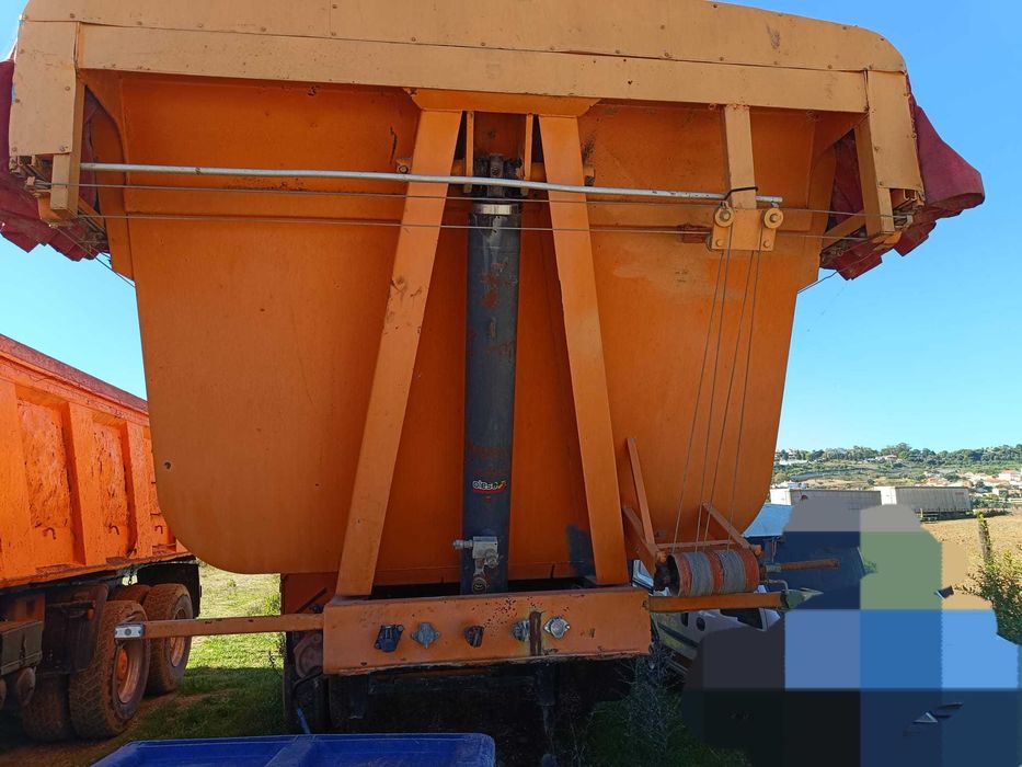 Semi reboque basculante