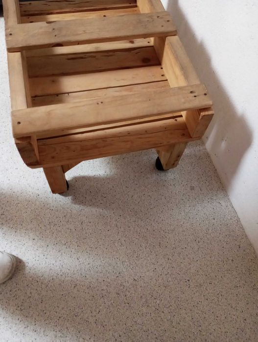 Mesa de apoio/Floreira