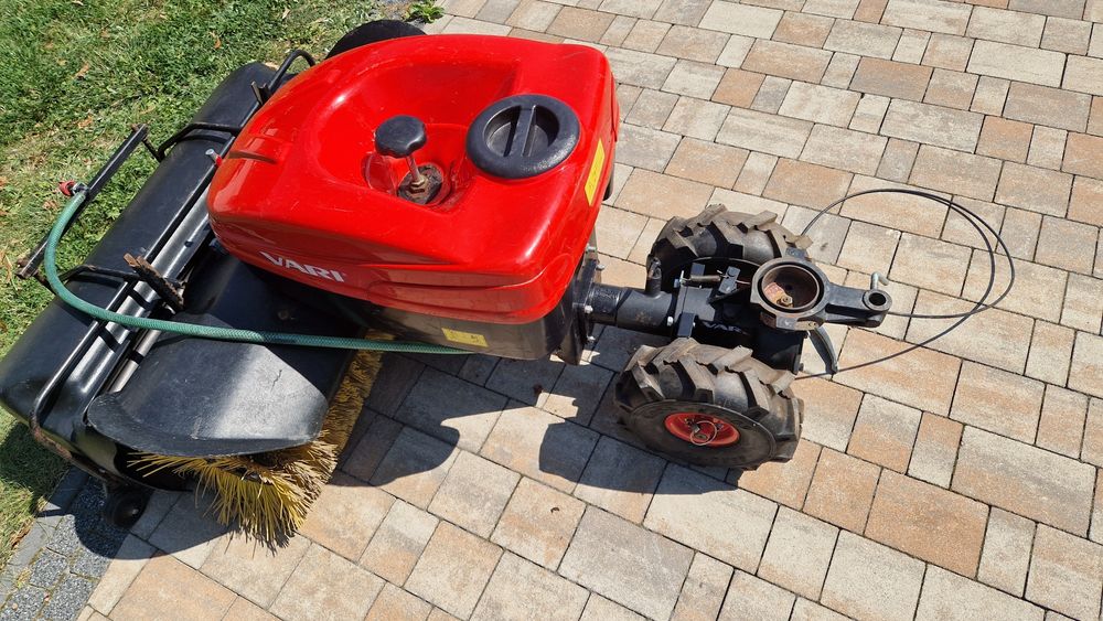 Zamiatarka Vari z koszem i przekładnią