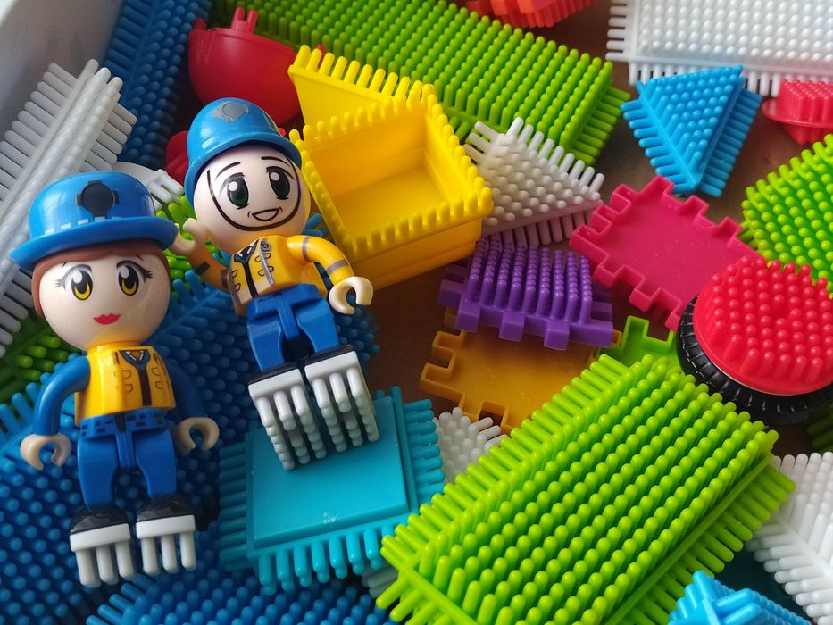 WYSYŁKA 0 zł. Klocki konstrukcyjne kolce, jeżyki stan Idealny,