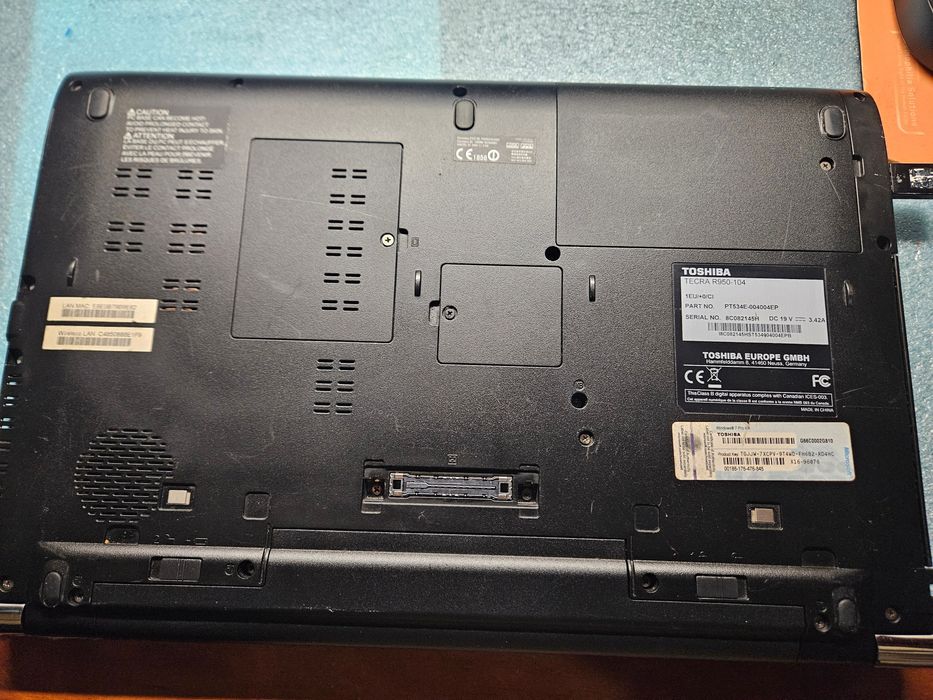 Toshiba tecra r950. I5 3210M.8gb RAM .SSD 240gb