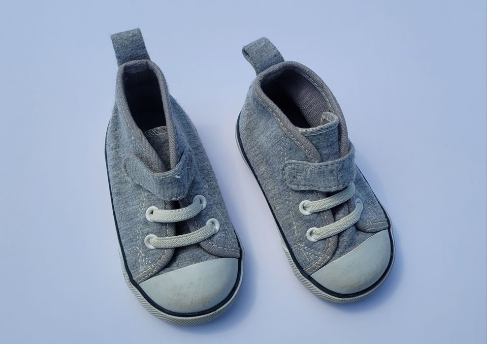 Trampki szare z gumowym czubkiem rozm. 18/19