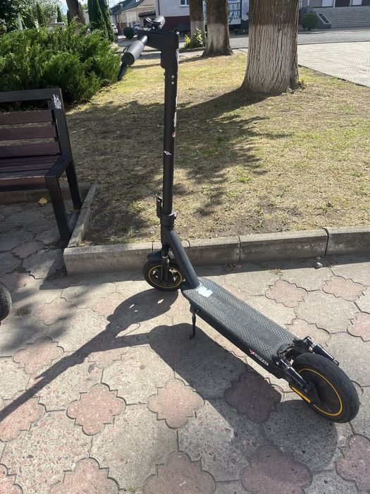 Електричний Самокат Aovopro