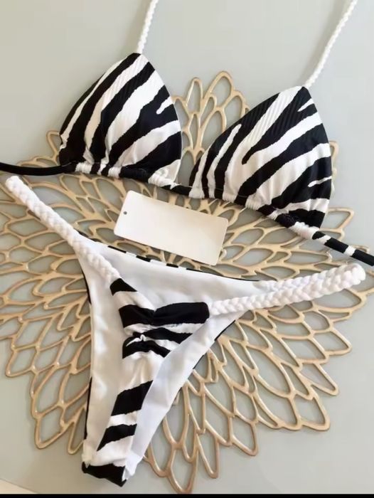 Розкішний відкритий купальник