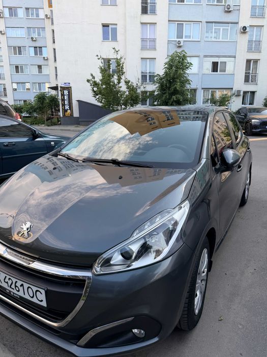 Peugeot 208 2016 Продам