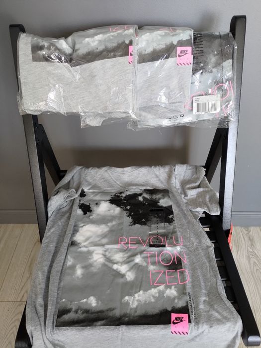 Nike WMNS Tshirt damski szary nowy Revolutionized rozmiar M