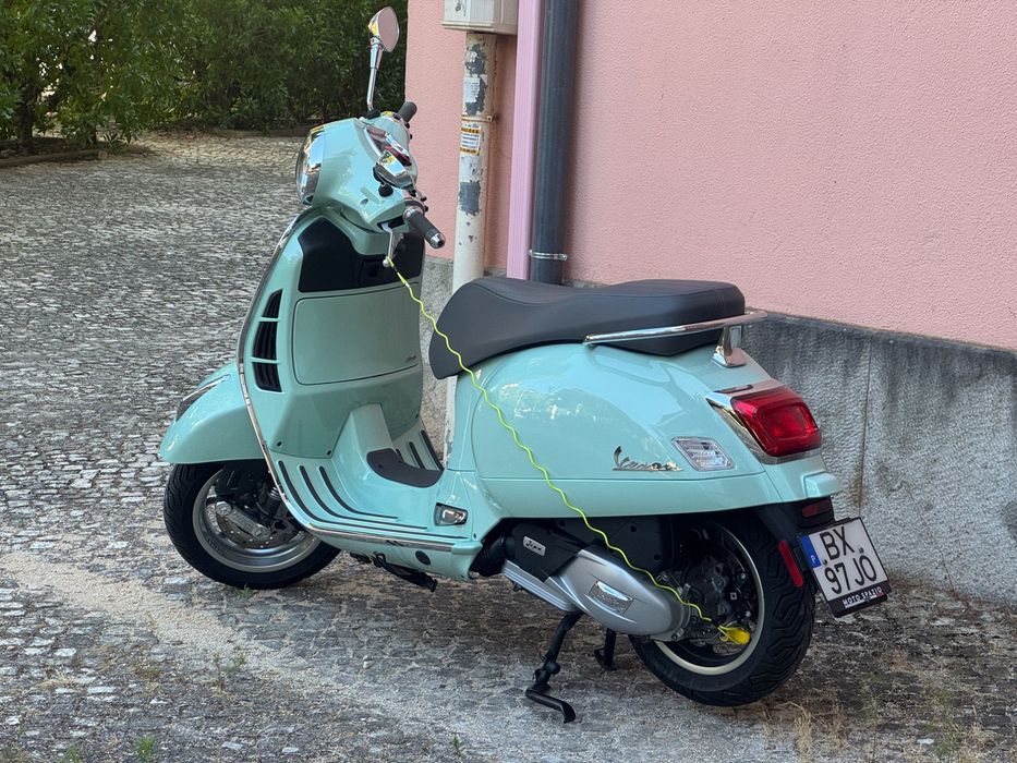 2025 Vespa GTS 125 praticamente nova