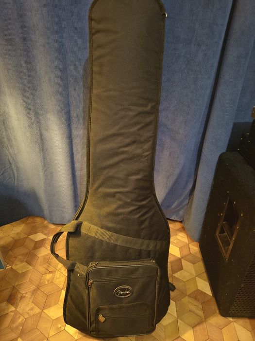 Fender Roger Waters gitara basowa precision bas