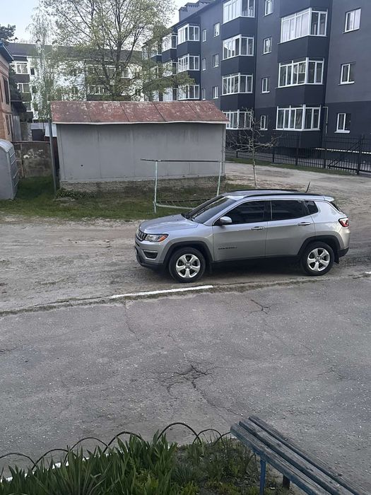 В продажі Джип компас