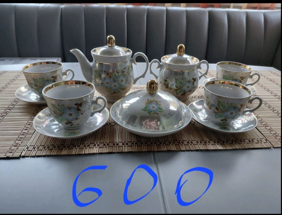 Продам сервиз чайный.