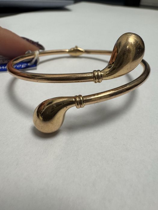 Золотой краслет капля