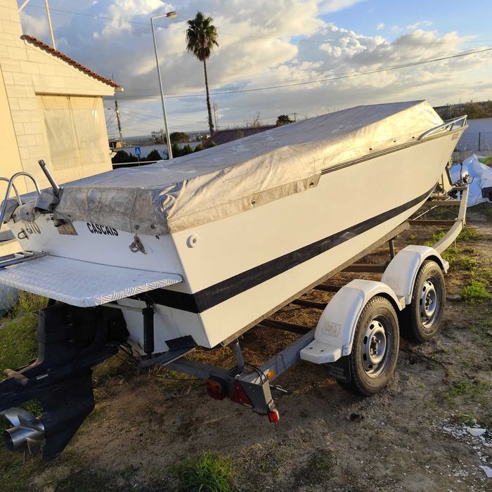 Lancha Autoconstrução c/ motor Mercruiser 230 hp 4 tempos