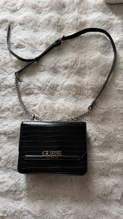 Чорна сумка guess