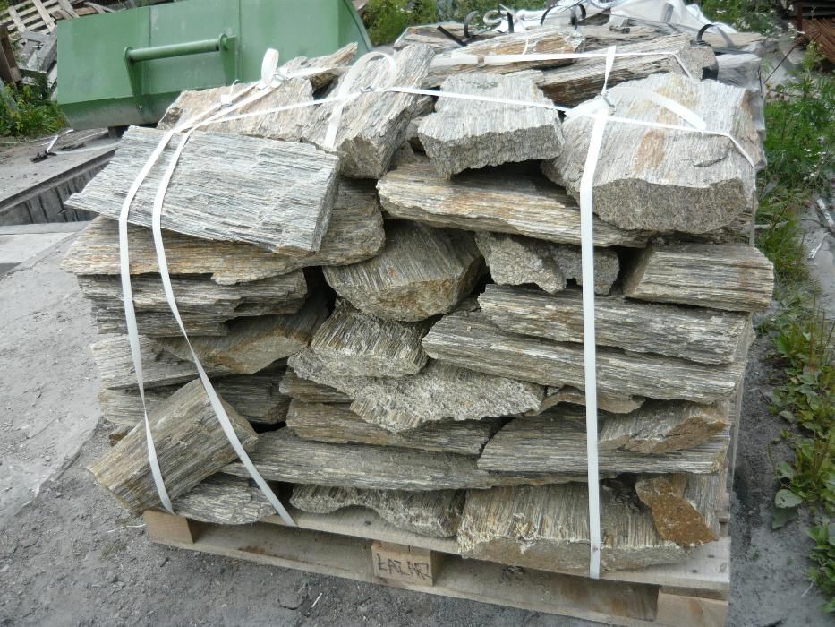 Kamień murowy gnejsowy pasiasty, płytka laminowana łupana nieregularna