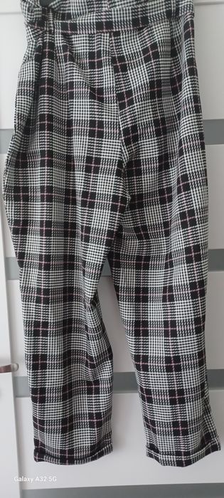 Spodnie w kratkę damskie