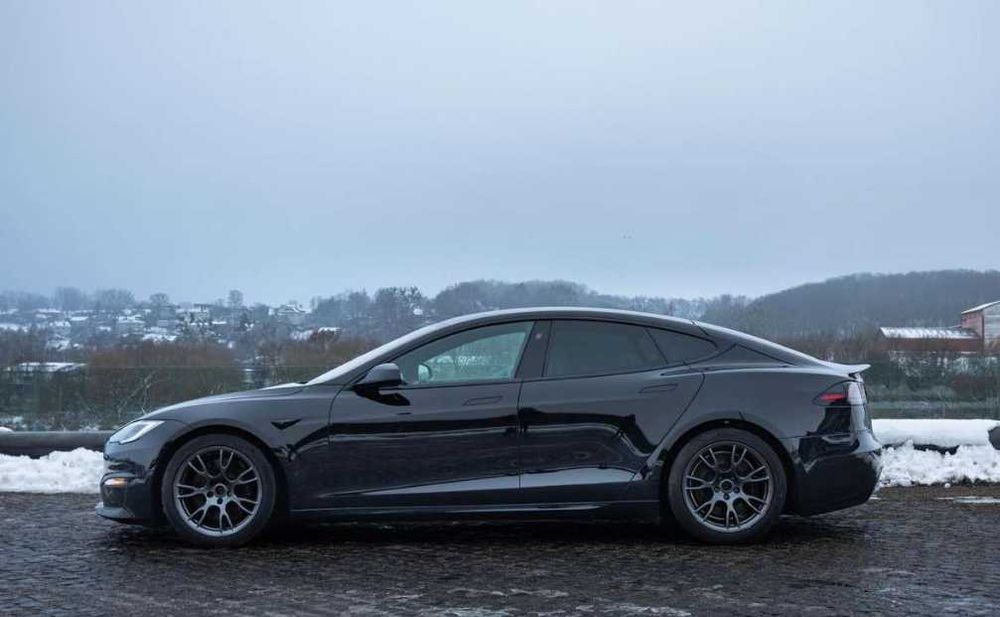 Tesla Model S 2023 року