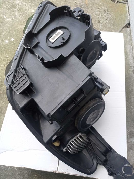 Lampa prawy przód Opel Grandlamd x