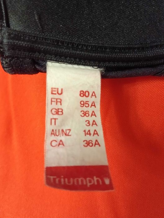 БЮСТГАЛЬТЕРА TRIUMPH / Sloggi . Цвета - разные . Размеры - 80 А , 85 A .