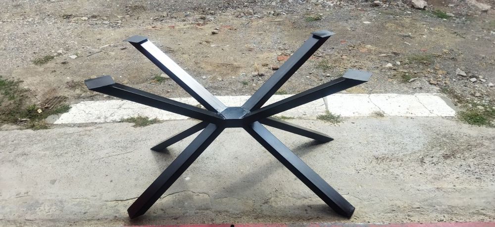 Стіл у стилі лофт