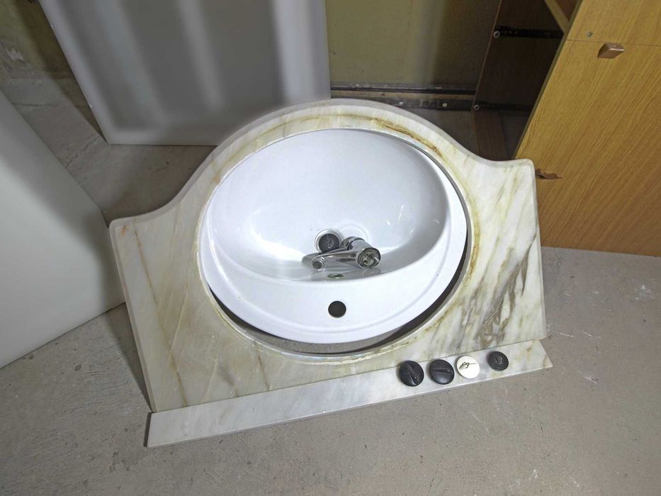 Lavatórios com torneira